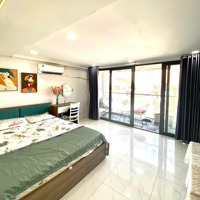 Cho Thuê Penthouse Full Nội Thất Cao Cấp- Máy Giặt Riêng. View Xịn Ngay Nguyễn Văn Cừ