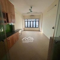 Cho Thuê Nguyên Căn Nhà Phố Tư Đình - Bát Khối - Ô Tô Đỗ Cửa - 2 Phòng Ngủ- Nội Thất Cơ Bản