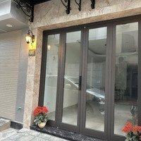 Cho Thuê Nhà Nguyên Căn Phố Ngọc Thuỵ - Ô Tô Tránh - Vỉa Hè - Thang Máy 5 Phòng Ngủđủ Nội Thất Kinh Doanh