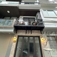 Cho Thuê Nhà Nguyên Căn Phố Ngọc Thuỵ - Ô Tô Tránh - Vỉa Hè - Thang Máy 5 Phòng Ngủđủ Nội Thất Kinh Doanh
