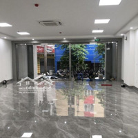 Cho Thuê Nhà Mặt Phố Chùa Láng, 80M2 X 4 Tầng, Mt: 5M, Vị Trí Đẹp Có Vỉa Hè Để