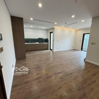 Bán Căn Hộ Đẹp 126M2, 3 Phòng Ngủgiá Bán 5.8 Tỷ. Tòa A4 Hàm Nghi. Liên Hệ: 0365454968