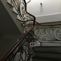 Bán Gấp Nhà Mặt Tiền Phạm Công Trứ, Kế Bên Khu Hành Chính Quận 2, Từ Ủy Ban Đi Vào Tầm 800M