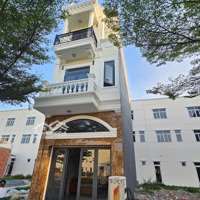 Nhà Gần Vincom 550: 4Tỷ100, Nhà 1 Trệt 2 Lầu Kdc Icon Central, Đườngdiện Tích743, P.tân Đông Hiệp, Dĩ An