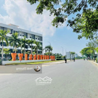 Sụp Hầm ! Bán Lô Góc Cách Cổng Trường Fpt Chỉ 200M Giá Chỉ 4.8Tỷ/165M2. Liên Hệ: 0942994040