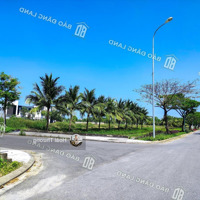 Sụp Hầm ! Bán Lô Góc Cách Cổng Trường Fpt Chỉ 200M Giá Chỉ 4.8Tỷ/165M2. Liên Hệ: 0942994040