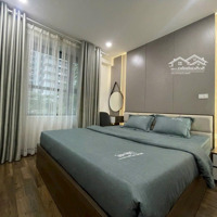 Bán Gấp Căn Hộ 2 Phòng Ngủview Đẹp Royal City, Nguyễn Trãi, 82 Triệu/M2, 100M2, Sổ Đỏ Cất Két.