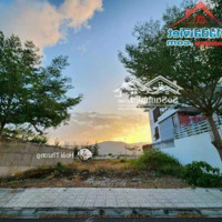 Cần Bán 2 Lô Xây Biệt Thự Sân Vườn Đường 250M2, Giáp Fpt Hoà Hải, 4,4 Tỷ . Liên Hệ: 0942994040