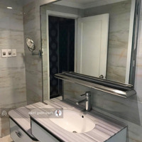Cho Thuê Căn Hộ Penhouse Hoàng Anh Giai Việt - Tạ Quang Bửu, P5, Q8. Diện Tích: 225M2, 6 Phòng Ngủ 2 Vệ Sinh Giá 28 Triệu/Th