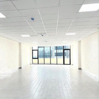 Cho Thuê Văn Phòng Quận Phú Nhuận. Diện Tích Sàn 150M2, Văn Phòng Có Ban Công, Sát Bên Sân Bay Tsn