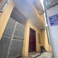 Nguyễn Ngọc Vũ, Cầu Giấy.diện Tích57M2 X 3 Tầng,Mặt Tiền5,2M, Giá Bán 8,7 Tỷ. Một Bước Ra Phố.