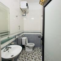 Bán gấp nhà riêng 40mx 3 tầng lô góc Ôtô đỗ cửa Kiều Sơn. Giá Rẻ