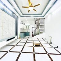 Bán nhà Thuỵ Khuê 40m2 mặt ngõ to kinh doanh sầm uất ở ngay 5.2 tỷ
