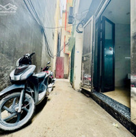 Chính Chủ Bán Nhà Ngõ 35 Trần Thái Tông-Cầu Giấy- Diện Tích: 40M*5T Nhỉnh 8Tỷ-Ngõ 3 Gác-Gần Phố-Nhà Đẹp