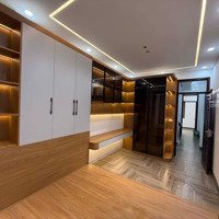 Bán Nhanh Nhà Đẹp Thái Thịnh 40M2. Full Nội Thất. Khách Mua Vào Ở Luôn.