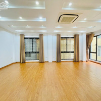 Cho Thuê Văn Phòng Yên Lãng 50M2 10 Triệu Lô Góc Sẵn Rèm, Sàn Giả Gỗ Nhà Mới Đẹp Bãi Oto Gần, Ot Free