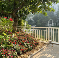 Dành Cho Các Bác Lắm Tiền Nhiều Của Ạ. Bt Hoa Sữa 9 Vinhomes Riverside. 227M - 4.5 Tầng - View Hồ.