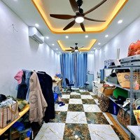 Bán Nhà Huỳnh Thúc Kháng, Đống Đa, 38M X 7 Tầng, Chỉ 18 Tỷ