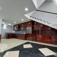 Bán Nhà 1 Trệt 2 Lầu . Hẻm Xe Hoi Lê Hong Phong Phường Phước Hải Tp Nha Trang