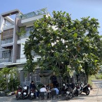 Siêu Phẩm Sân Vườn - Góc 2 Mặt Tiền - Ngang 10.5M - Siêu Hiếm Có Tại Tt Nhà Bè - 126- Giá Bán 10 Tỷ