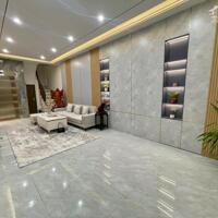 Bán nhà Phố Vọng, sau nhà mặt phố. Lô góc, sân rộng rãi, THANG MÁY. 39m2x5.