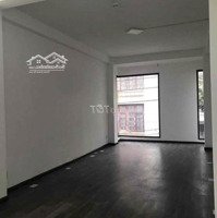 Cho Thuê Nguyên Căn Mặt Tiền Quận 1 - Có Thang Máy - Nhiều Phòng - Giá Rẻ - 60 Triệu