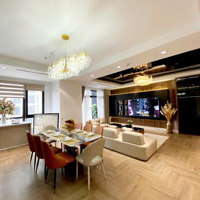 Căn Góc 3 Ngủ Sáng Rộng 187 M2 Royal City Bán Với Mức Giá Chỉ Loanh Quanh 16 Đồng