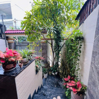 Nhà 1 Hầm, 4 Lầu, Thang Máy 5X20M