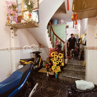 Bán Nhà Hoàng Diệu Quận 4 - 4 Tầng - 30M2 - 3 Tỷ - Hẻm 4M - Tiện Kinh Doanh