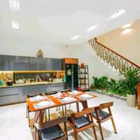 Villa biệt thự ven biển chỉ chưa tới 13T