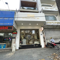 Đỉnh Nóc Kịch Trần - Cho Thuê Nhà Mặt Tiền Trần Quang Khải - Ngang 5.5M - Có Vỉa Hè - 65 Tr/Th