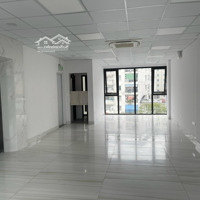 Cho Thuê Văn Phòng 75M Phố Khúc Thừa Dụ, Cầu Giấy Giá Chỉ 12 Triệu/Tháng View Đẹp