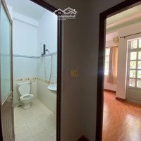 Cho Thuê Nhà Nguyên Căn Hẻm 9M Đặng Thùy Trâm. Trệt 2 Lầu St. 5 Phòng Ngủ Giá 18 Triệu/Tháng Như Hình