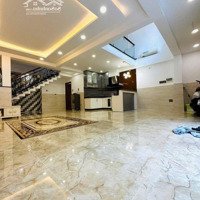 Bán Nhàhẽm Xe Hơi202 Phạm Văn Hai P5 Tân Bình. 7X9. 5 Tầng. Chỉ 11Ty5