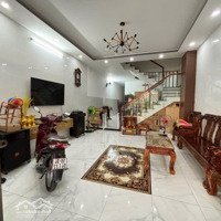 Kẹt Tiền Bán Nhanh Nhà Đông Tăng Long, 3 Tầng, 5 Vệ Sinh 6 Vệ Sinh Đường 10M, Hoàn Công, Giá Bán 8.9 Tỷ