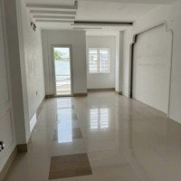 Cho Thuê Nhà Mặt Tiền Đường Lý Tự Trọng, Ngay Trung Tâm, Sẵn Thang Máy