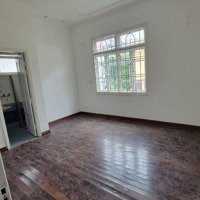 Cho Thuê Nhà Đội Cấn - Ba Đình, 95M2 X 4 Tầng, Mt: 7M, Mỗi Tầng 2 Phòng, Đủ Đồ Cơ Bản, Ôtô Đỗ Cửa