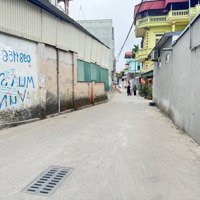 Chỉ Hơn 4 Tỷ - Nhà 3 Tầng Đẹp - Oto Đỗ Cửa Cách Kđt Cổ Dương 200M - Gần Chợ