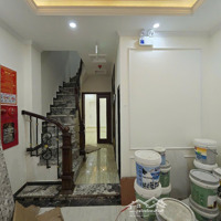 Cho Thuê Nhà Xây Mới 7 Tầng Thang Máy, 7 Ngủ 1 Bếp 1 Khách Phố Ngọc Khánh - Ba Đình