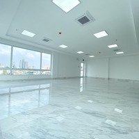 Gấp! Siêu Đẹp! Cho Thuê Nhà Mặt Tiền Đường Lê Thị Hồng Gấm Quận 1