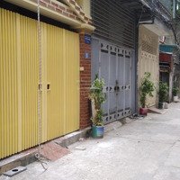 Chính Chủ Cho Thuê Nhà 3 Tầng Phố Hoa Bằng, Yên Hòa, Cầu Giấy, Hn. Liên Hệ: 0913038271