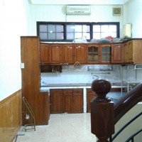 Chính Chủ Cho Thuê Nhà 3 Tầng Phố Hoa Bằng, Yên Hòa, Cầu Giấy, Hn. Liên Hệ: 0913038271