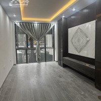 Hot Nhà Lạc Long Quân, Gần Phố, Thang Máy, Hơn 8 Tỷ