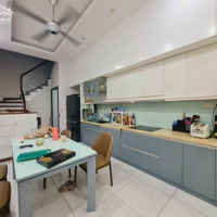Đống Đa, Nguyên Hồng 50M2, 5 Tầng, Phân Lô, Ô Tô. Lh Giang 0979388189