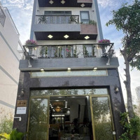Căn Nhà Đẹp Cần Bán (Có Thang Máy) Khu Dân Cư