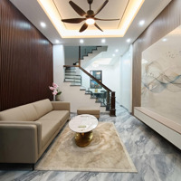 Đường Láng, Đống Đa Siêu Rẻ,Diện Tích45M, 5 Tầng Giá Chào Bán Chỉ 10.9 Tỷ, Đủ Nội Thất
