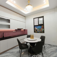 Đường Láng, Đống Đa Siêu Rẻ,Diện Tích45M, 5 Tầng Giá Chào Bán Chỉ 10.9 Tỷ, Đủ Nội Thất