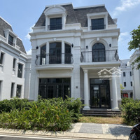 Nhà Phố Amelie Pmh Giá Chỉ 10,4 Tỷ Vị Trí Đẹp, Liên Hệ Em Tươi -0932.161.886