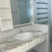 Chung cư Hoa Sen, Lạc Long Quân,Q11: 115m2, 3p ngủ, giá 15tr/th