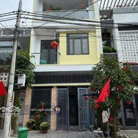 Nhà Kiêng Cố, Có Phòng Ngủ Dưới, Cách Biển 900M
